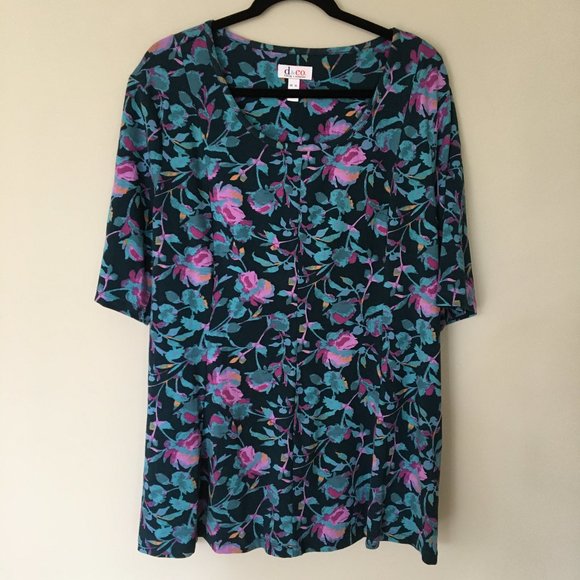 Floral, flared, 3/4 sleeve (elbow sleeve) top - Picture 1 of 2
